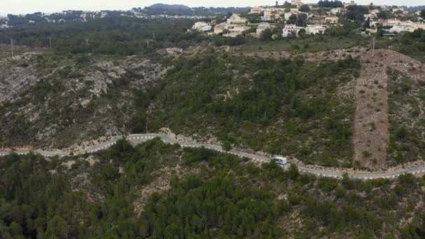 Foto Aerea Camper Camper Una Strada Collinare Nella Città Balneare — Video Stock