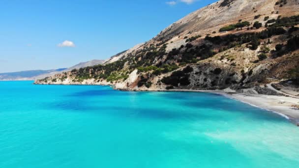 Spiaggia Sabbia Scogliere Panoramiche Agia Kiriaki Grecia Tiro Aereo Drone — Video Stock