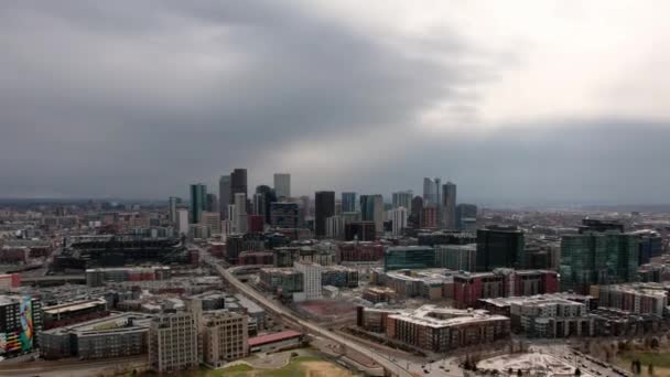 Hyperlapse Downtown Denver Colorado Skyline Drone Camera Flying Forwards — Stock Video