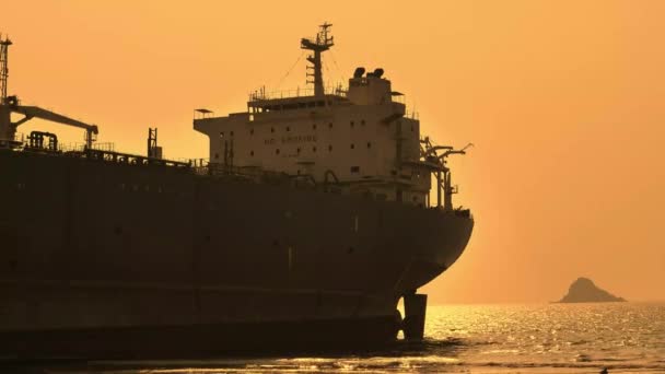 Partial Silhouette View Large Ship Breakers Yard Gadani Pakistan Orange — Stock Video