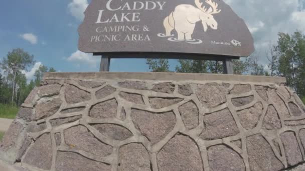 Caddy Lake Campground Sign Pan Whiteshell Manitoba — Stockvideo