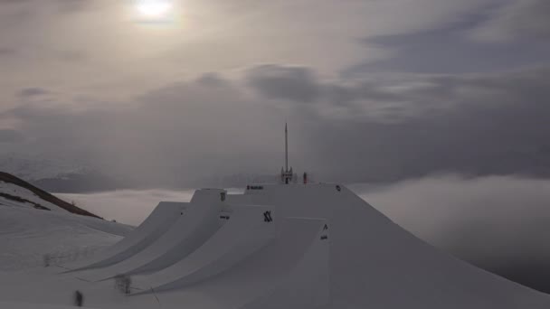 Persone Suzuki Nine Knights Rampa Nella Località Sciistica Watles Timelapse — Video Stock