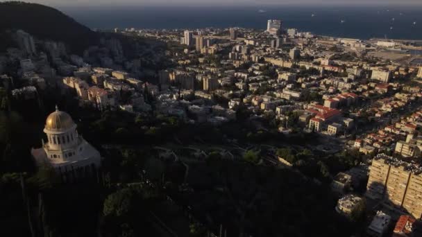 Baha Templo Monte Carmelo Atardecer Con Vistas Ciudad Portuaria Mar — Vídeo de stock