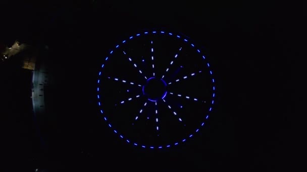 Luchtfoto Dalende Drone Beelden Van Een Abstracte Kleurrijke Cirkel Led — Stockvideo