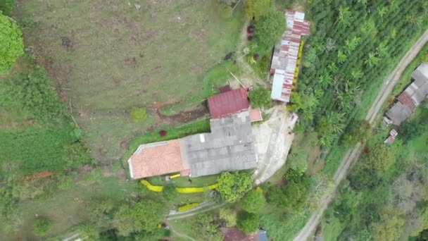 Drone Stijgt Het Platteland Koffie Farmland Bergen Van Colombia Luchtfoto — Stockvideo