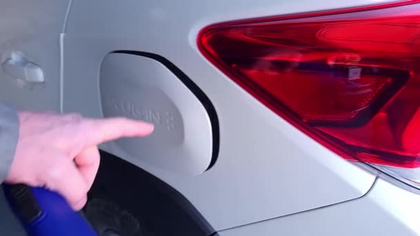 Prise Vue Une Voiture Électrique Hybride Rechargeable Subaru Qui Recharge — Video