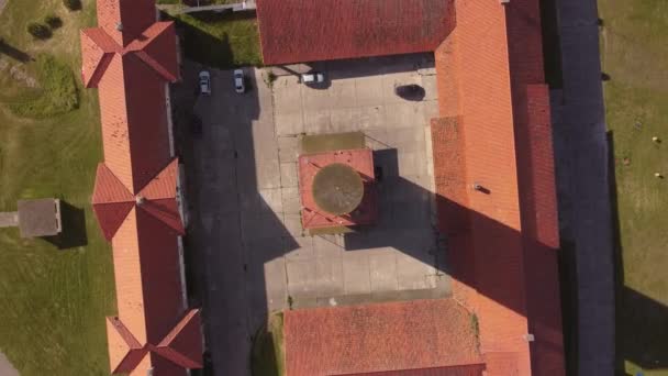 Aerial Top Shot Old Hotel Oświetlenie Wieży Słońcu Chapadmalal Argentynie — Wideo stockowe