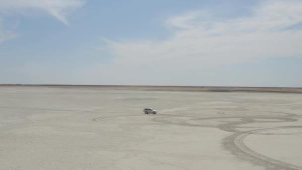Safari Vehículo Que Conduce Cacerola Seca Sal Cacerola Makgadikgadi Isla — Vídeos de Stock