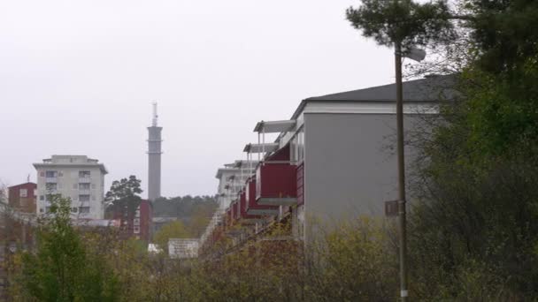 Schießerei Wohngebiet Stadtteil Bergsjn Von Göteborg Schweden Bei Bewölktem Tag — Stockvideo