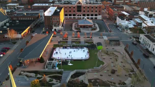 People Skating Downtown Common Ice Rink Clarksville Tennessee Usa Timelapse — Stockvideo