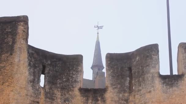 Tornet Marksburg Slott Dimmig Dag Reglaget Rörelse Braubach Tyskland — Stockvideo