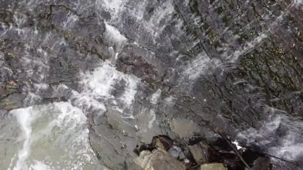 Vertikal Ser Ner Cascading Waterfall Rock Face Albion Falls Hamilton — Stockvideo