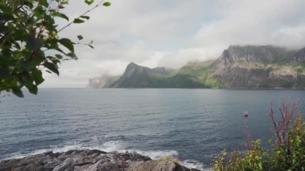 Bela Vista Litoral Montanha Segla Ilha Senja Noruega — Vídeo de Stock