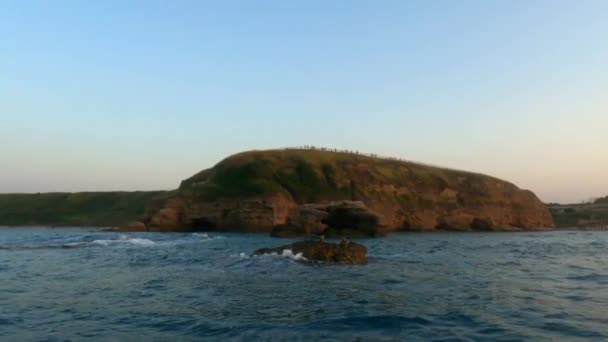 Красивий Природний Заповідник Пунта Адерсі Абруццо Можна Побачити Вітрильного Човна — стокове відео