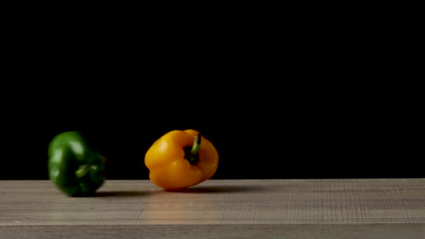 Verplaatsing Van Groenten Fruit Die Van Links Naar Rechts Tafel — Stockvideo