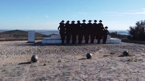 Foto Aerea Homenagem Cante Alentejano Vicino Monsaraz Girato Della Statua — Video Stock