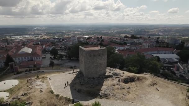 Vuelo Avión Tripulado Sobre Torre Castelo Guarda Castillo Guarda Portugal — Vídeo de stock