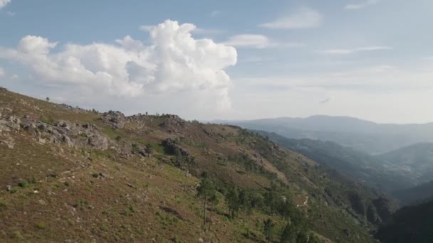 Uitzicht Berghelling Vanuit Lucht Bij Geres Park Portugal Portugese Bestemming — Stockvideo