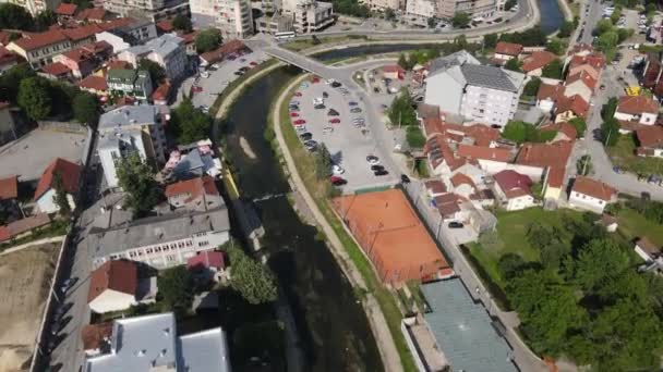 Uzice Serbia Vista Aérea Río Djetinja Los Edificios Del Centro — Vídeo de stock