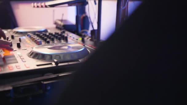 Electro House Düğünde Turntable Neşeli Parça — Stok video