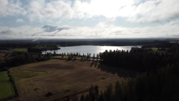 Drone Disparo Volando Sobre Lago Tierras Cultivo Parque Nacional Oulanka — Vídeo de stock