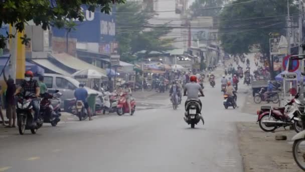 Hektisk Och Trångt Gata Med Motorcyklar Staden Mui Vietnam — Stockvideo