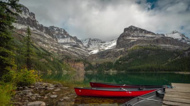 Время Волшебное Озеро Хара Национальный Парк Канаде Пришвартованные Лодки Доки — стоковое видео