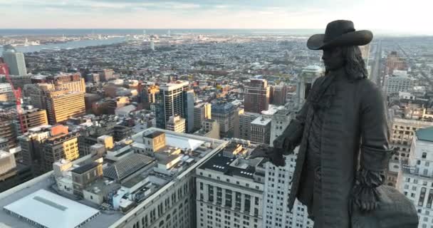 Filadélfia Disparar Estátua William Penn Acima Horizonte Filadélfia Órbita Aérea — Vídeo de Stock