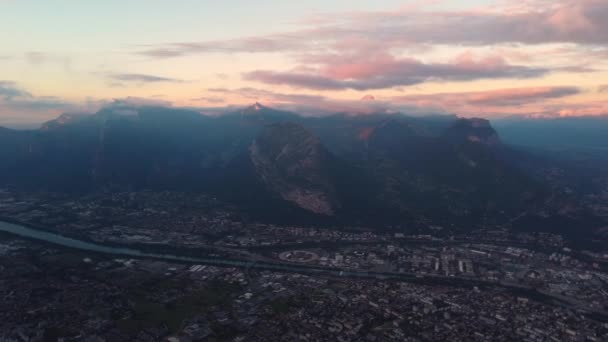 Drone Widok Grenoble Miasta Francji Podczas Niesamowitego Zachodu Słońca — Wideo stockowe