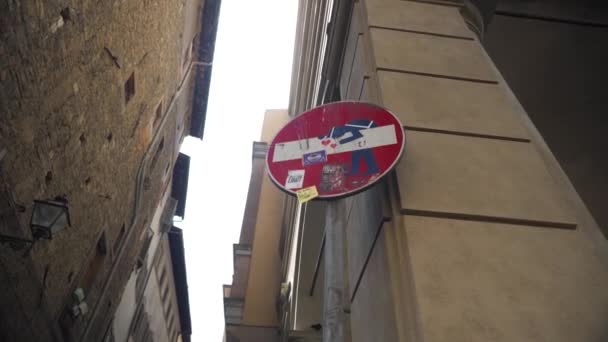 Дорожный Знак Превращенный Уличное Искусство Флоренция Италия — стоковое видео