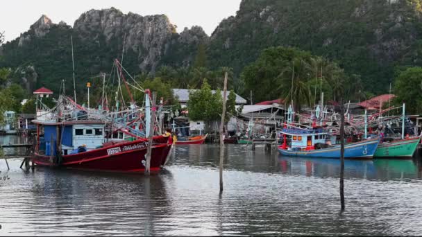 Krásný Scénář Bang Rybářské Vesnice Khao Sam Roi Yot National — Stock video