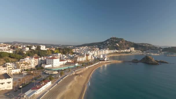 Luchtfoto Van Blanes Girona Drone Mediterraan Strand Zonder Mensen Kristalhelder — Stockvideo