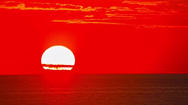 Red Hue Emitting Sunrise Sea Timelapse Bright Sunrise — Stock Video