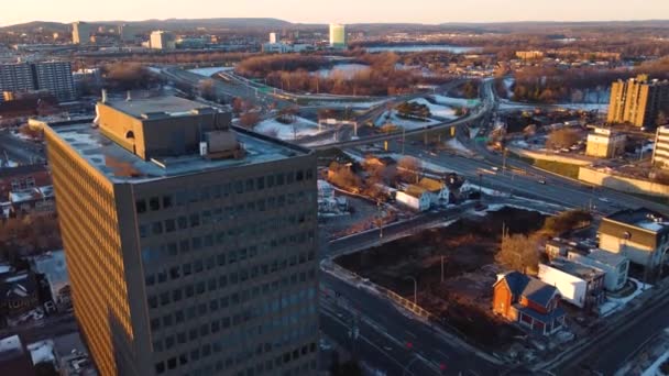 Vista Aérea Intercâmbio Rodovias Pôr Sol Uma Cidade Canadense Inverno — Vídeo de Stock