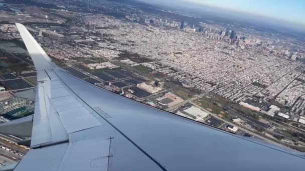 Airplane Wing View Philadelphia Skyline — Stock Video