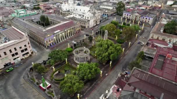 Drone Aerial View Urban Colonial Neoclassical Downtown City Park Met — Stockvideo