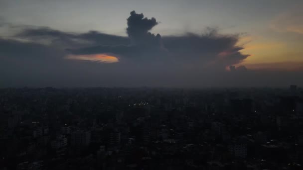 Nuvens Cumulonimbus Altas Com Luz Pôr Sol Por Trás Dele — Vídeo de Stock