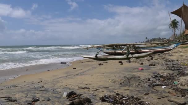 Παραδοσιακό Ξύλινο Oruwa Αλιευτικό Σκάφος Στην Παραλία Στο Negombo Σρι — Αρχείο Βίντεο