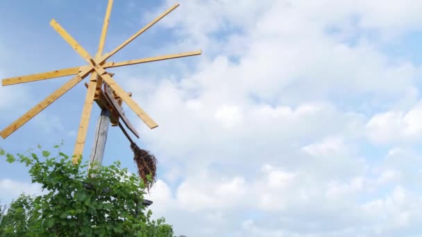 Styrian Klapotetz Koło Wiatrowe Latem Chmury Przechodzące Tle Timelapse — Wideo stockowe