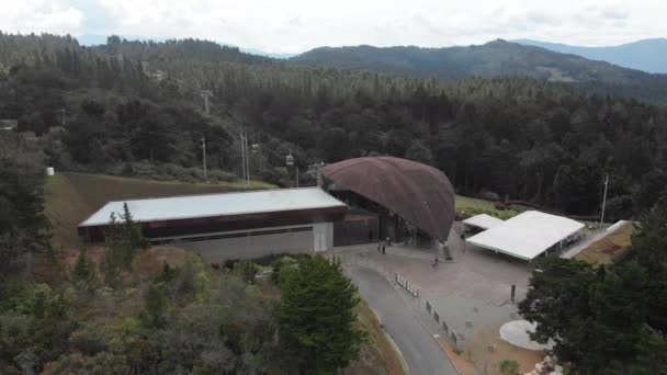 Estación Metrocable Arvi Medellín Colombia Descendente Aérea — Vídeo de stock