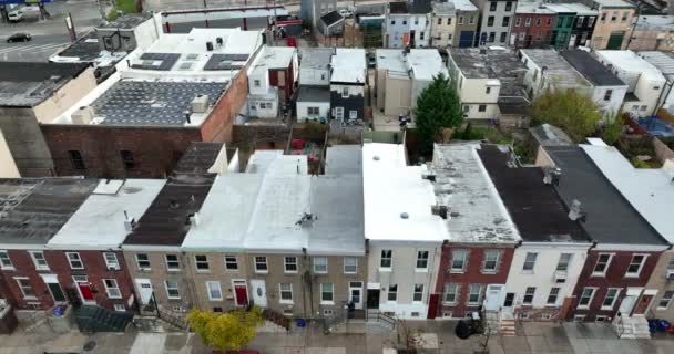 Casas Aéreas Fila Barrio Residencial Centro Ciudad Urbana Estados Unidos — Vídeos de Stock