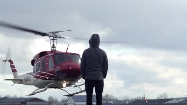 Helicóptero Aterrissando Após Operação Busca Salvamento Colúmbia Britânica Inundações Canadá — Vídeo de Stock