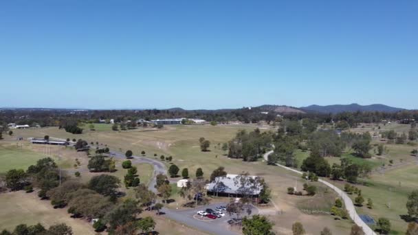 Imágenes Aéreas Enorme Parque Verde Estacionamiento Australia Pista Senderismo Visible — Vídeos de Stock