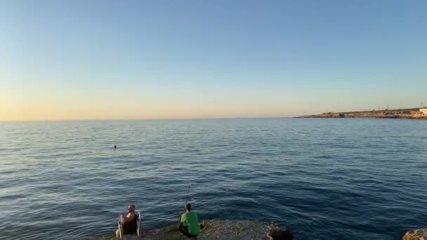 Panorama Paisagem Marinha Nascer Sol Líbano Com Pescador Captura Peixes — Vídeo de Stock