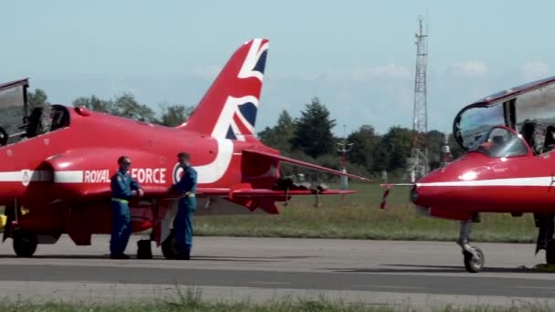 Red Arrows World Famous Aerobatic Display Team Formation Airfield Inglês — Vídeo de Stock