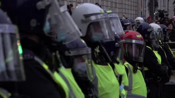 Unità Polizia Antisommossa Del Metropolitan Territorial Support Group Con Caschi — Video Stock