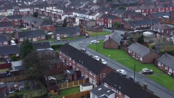 北イングランドの上の空中ビューテラス住宅街周辺のプロパティ — ストック動画