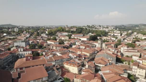 Guimaraes Portuguesa Pintoresca Ciudad Vista Aérea Drone Disparo Pueblo Europeo — Vídeo de stock