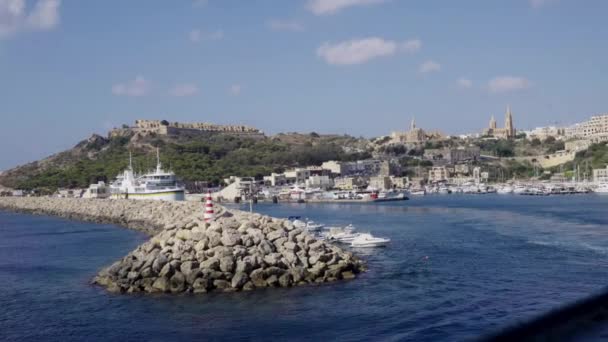 Vertrek Vanuit Gozo Terug Naar Malta Uitzicht Aanlegsteiger Vanaf Veerboot — Stockvideo