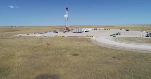 Drone Drop Semi Orbit Fracking Operation Oil Gas 2021 60Fps — Vídeos de Stock